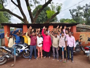 गुवा सेल बहाली विवाद: ग्रामीणों ने दी चेतावनी – “स्थानीय युवाओं को नौकरी दो, नहीं तो होगा चक्का जाम”