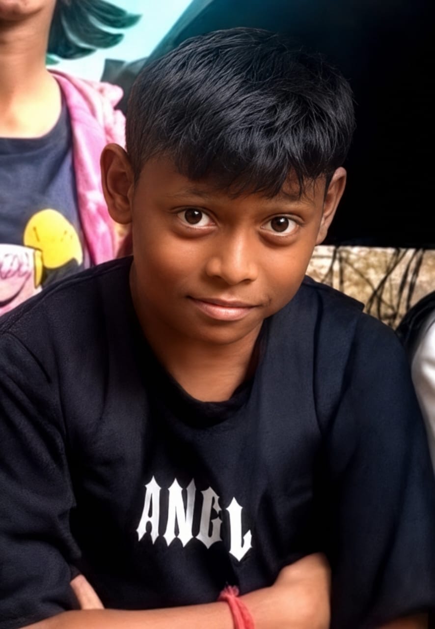 तीन दिन बाद कारो नदी के बीच चट्टान में फंसा छात्र का शव बरामद