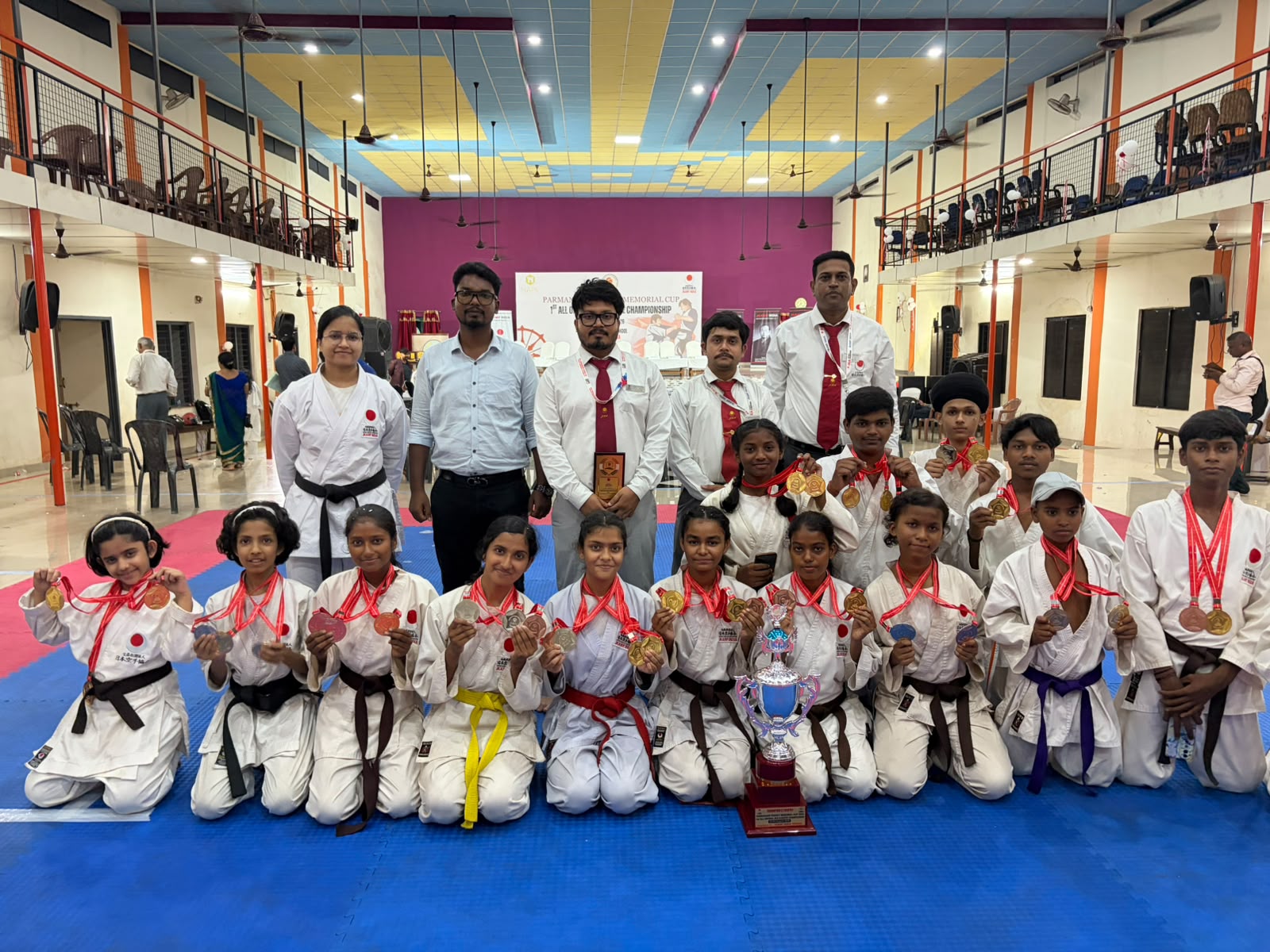 बड़ाजामदा की वेल्डोन फ्यूचर एकेडमी ने जीती ऑल ओडिशा JKA कराटे चैंपियनशिप की ओवरऑल ट्रॉफी