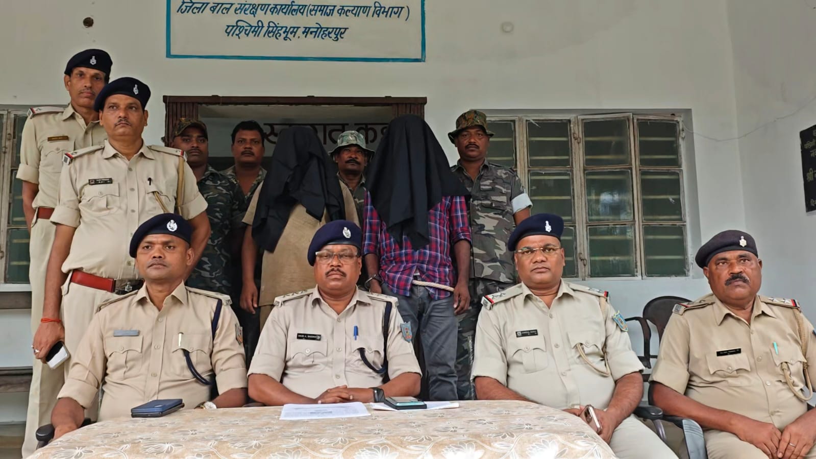 मनोहरपुर में पिकअप चोरी का खुलासा, दो आरोपी गिरफ्तार मनोहरपुर में पिकअप चोरी का खुलासा, दो आरोपी गिरफ्तार