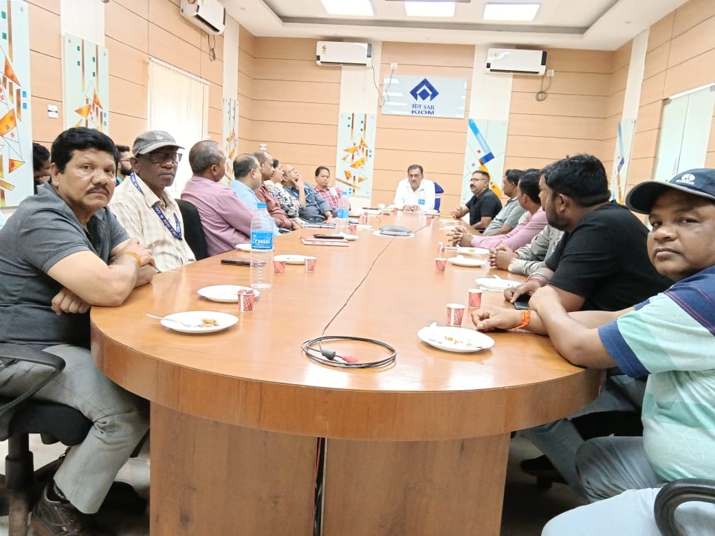 सुरक्षा और ठेका श्रमिकों के मुद्दे पर सेल प्रबंधन के साथ मजदूर संघ की दो टूक वार्ता सुरक्षा और ठेका श्रमिकों के मुद्दे पर सेल प्रबंधन के साथ मजदूर संघ की दो टूक वार्ता