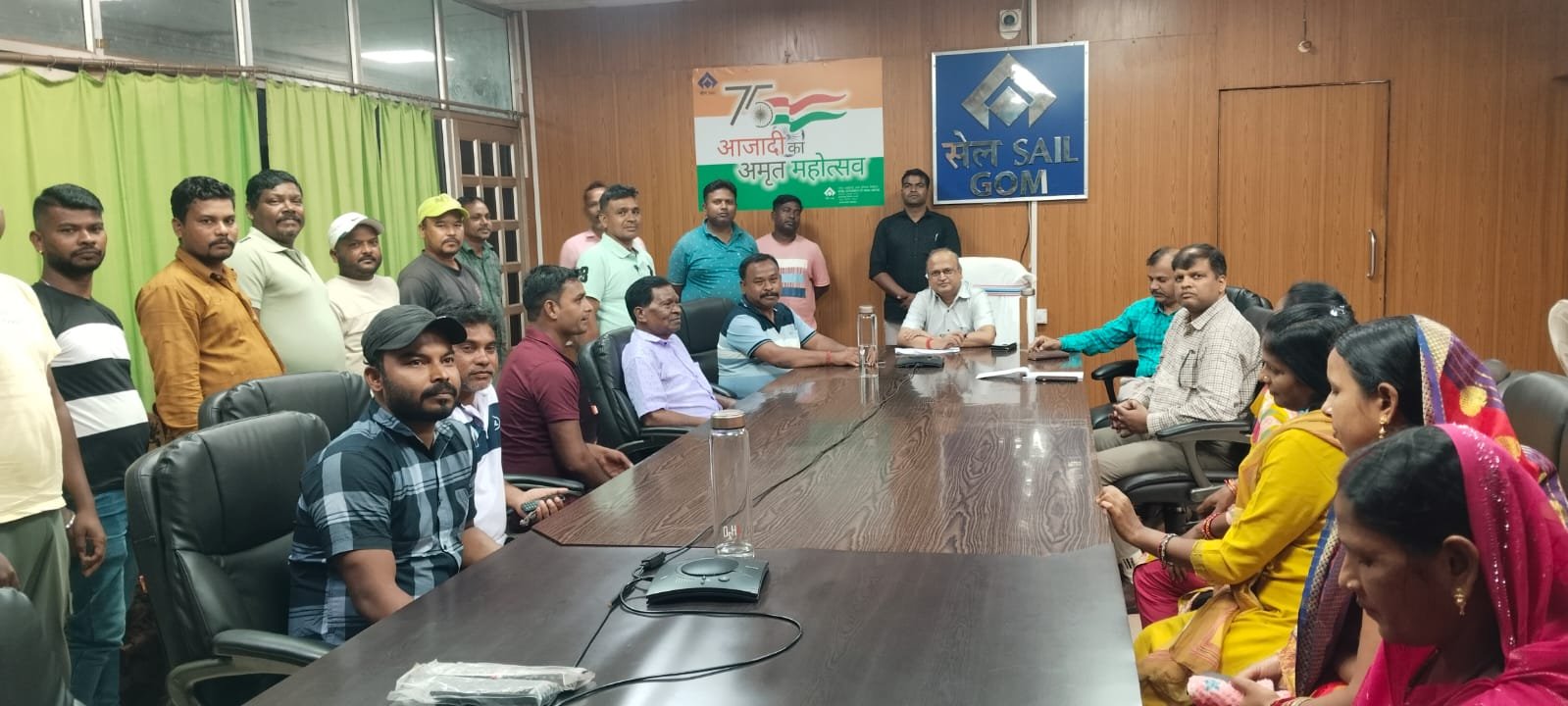 सशक्त संयुक्त मोर्चा के प्रयास से गुवा खदान कर्मियों को इंसेंटिव और क्वार्टर मेंटेनेंस अलाउंस का लाभ